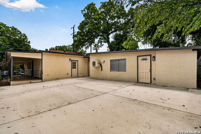 631 E Mistletoe Property Photo 32