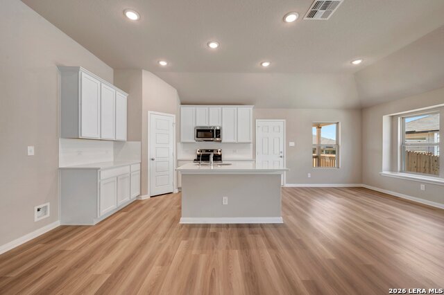1013 Eagle Crossing Property Photo 3