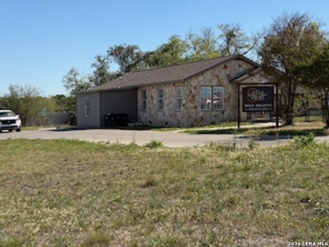 2027 Eastman Property Photo 4