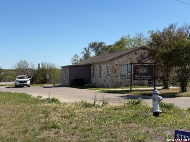 2027 Eastman Property Photo 5