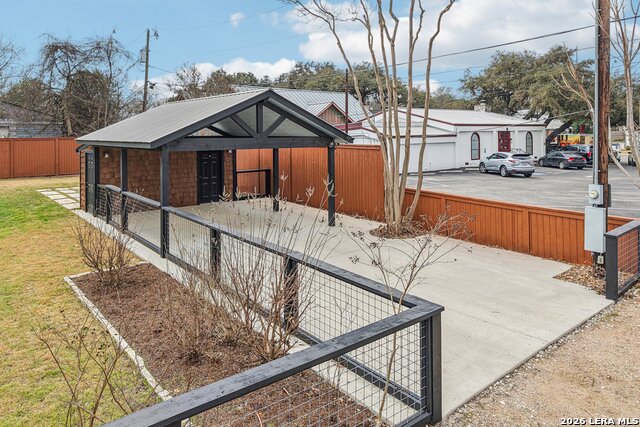 115 & 113 E Evergreen Property Photo 45