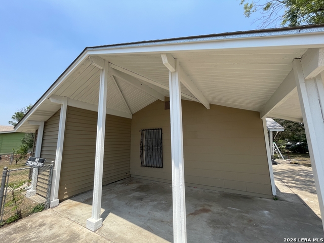 5547 Stonybrook Property Photo 1