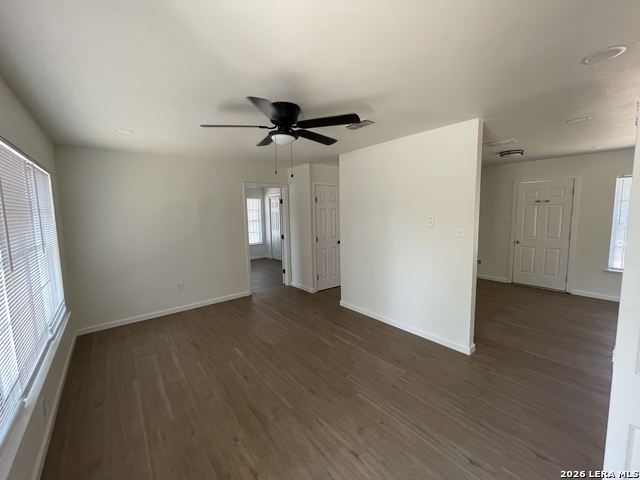 5547 Stonybrook Property Photo 6