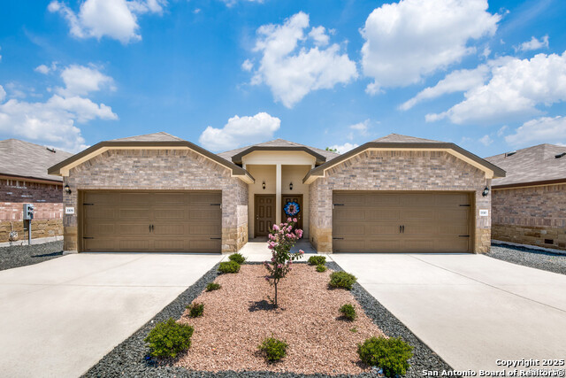 408 Emma Dr Property Photo 1