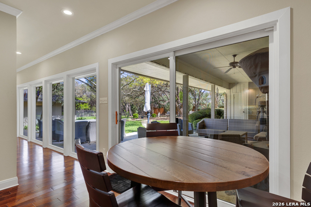 8 Trophy Property Photo 14