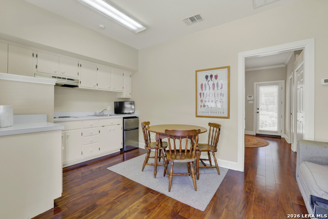 8 Trophy Property Photo 33
