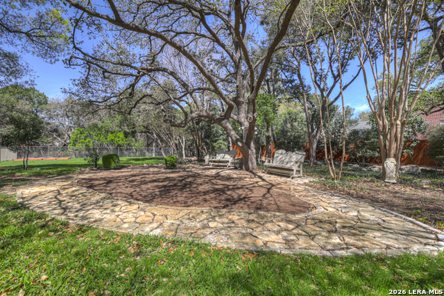 8 Trophy Property Photo 44