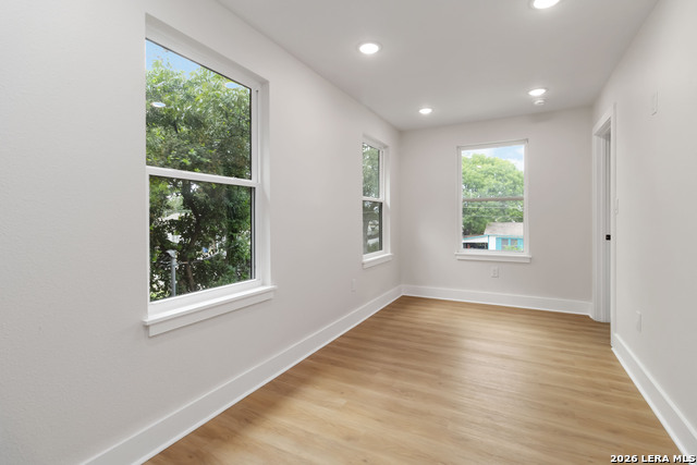 237 Carle Ave Property Photo 16
