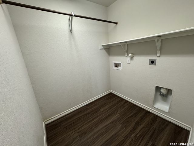 2523 Barbwire Way Property Photo 9