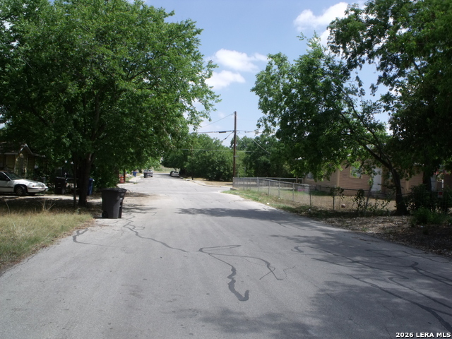 1514 Ash St Property Photo 6