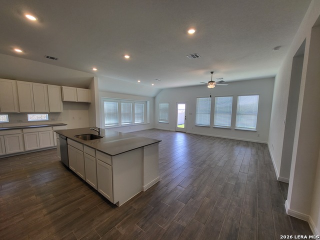 1233 Fox Wing Way Property Photo 7