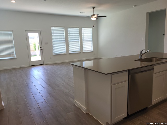 1233 Fox Wing Way Property Photo 8