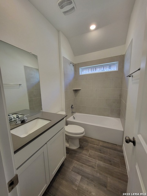 1233 Fox Wing Way Property Photo 9
