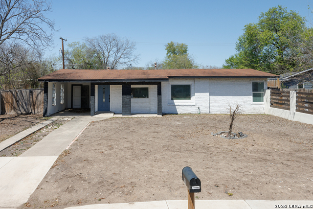 111 Ashford Property Photo 1