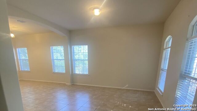 823 Point Cove Property Photo 6