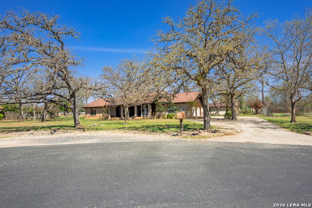 162 Oak Wood Rd Property Photo 2