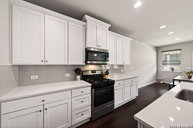 21022 Chestnut Property Photo 5