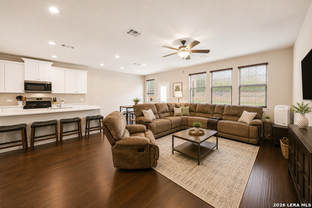 21022 Chestnut Property Photo 8