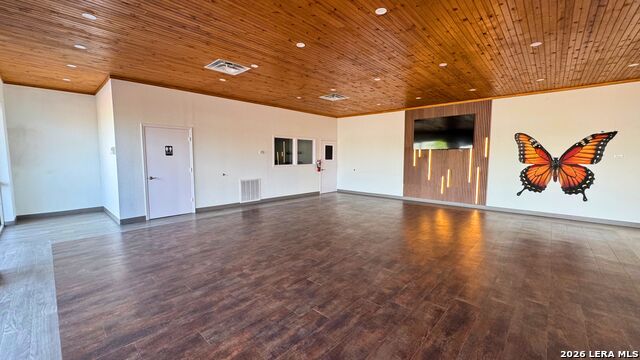 5602 S Interstate 35 Property Photo 1