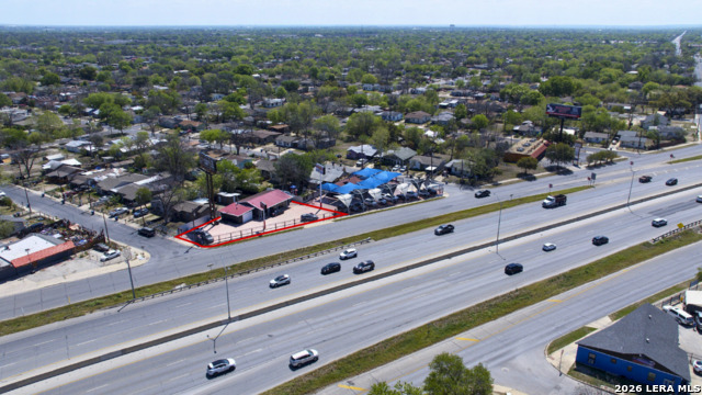 5602 S Interstate 35 Property Photo 11