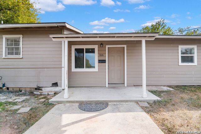 166 El Monte Property Photo 2