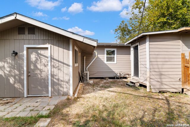 166 El Monte Property Photo 12