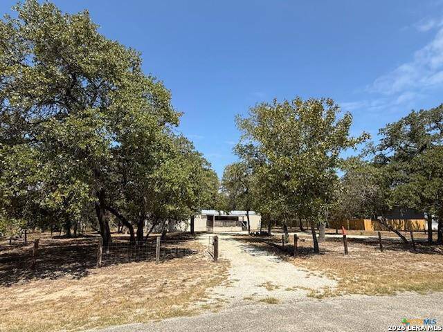 263 Hickory Hill Property Photo 3