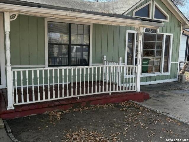 118 W Vestal Property Photo 2