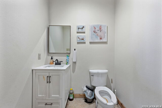 16675 Highway 140 Property Photo 10