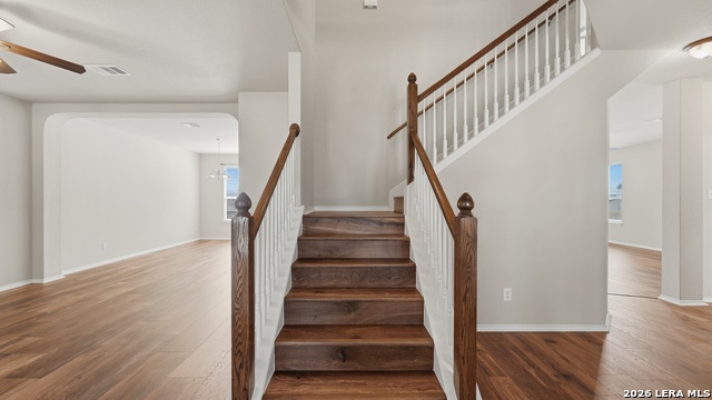 305 Hazeltine Way Property Photo 4