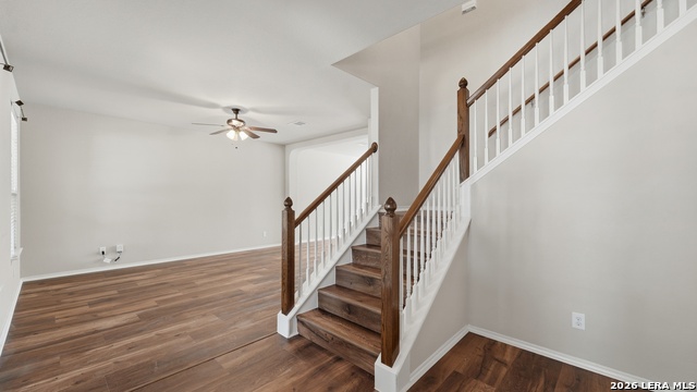305 Hazeltine Way Property Photo 5