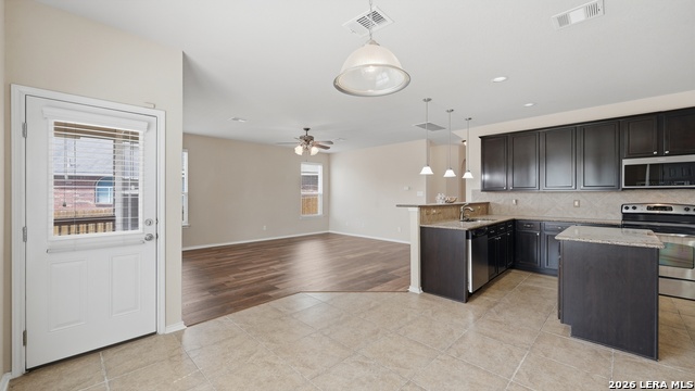 305 Hazeltine Way Property Photo 18