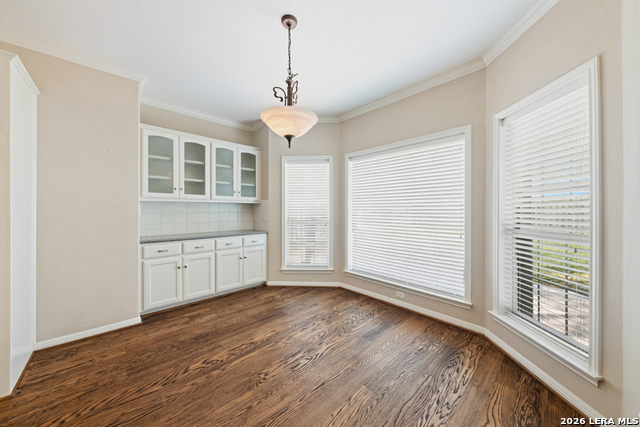 2592 Edgegrove Property Photo 9