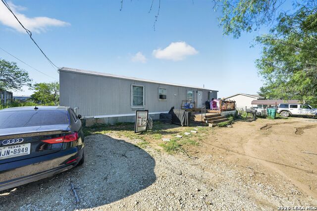 408 Hickory St Property Photo 4