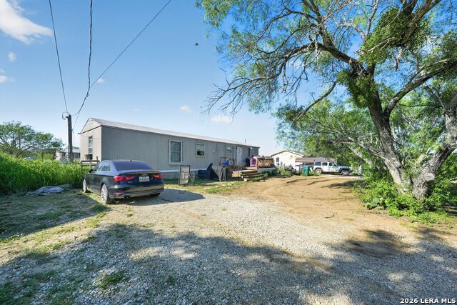 408 Hickory St Property Photo 7