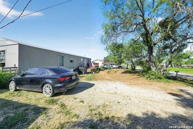 408 Hickory St Property Photo 8