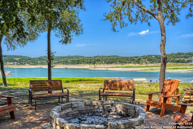 914 Pebble Beach Dr Nw Property Photo 4