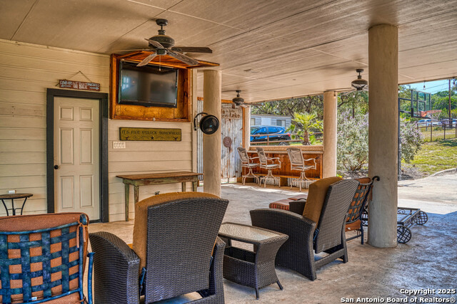914 Pebble Beach Dr Nw Property Photo 8