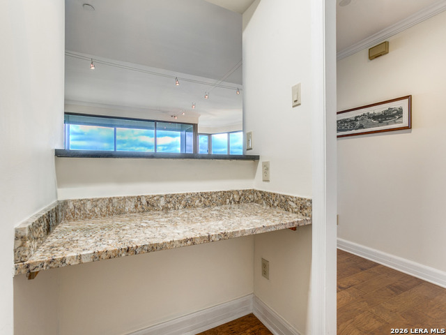 7887 Broadway Property Photo 3