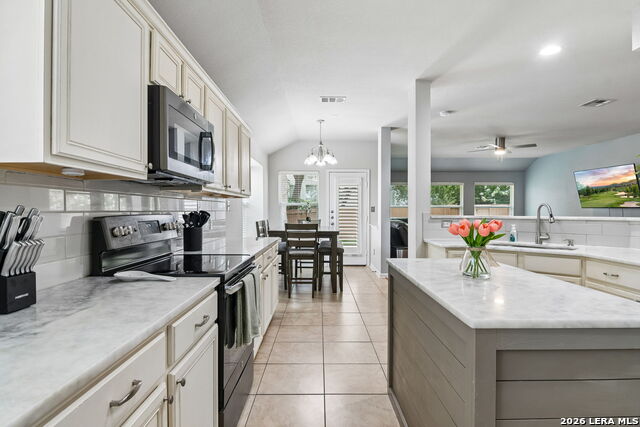 22307 Mesa Butte Property Photo 6