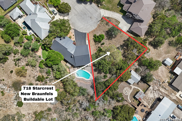 718 Starcrest Property Photo 3