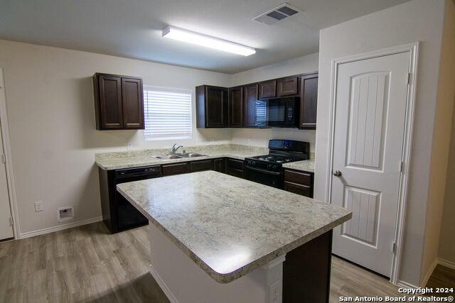 10418 Apple Pie Property Photo 3