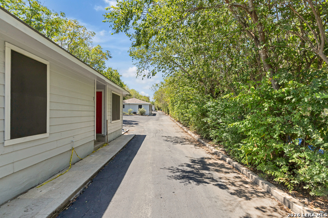 1655 Amanda Property Photo 3