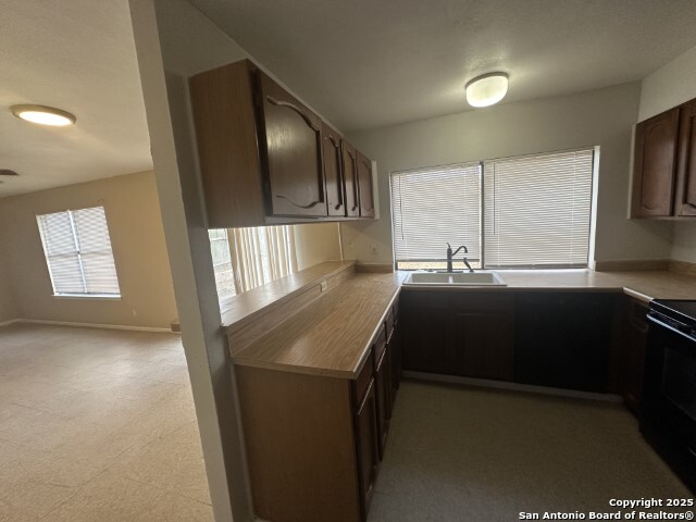 1325 Bitterlake Property Photo 5