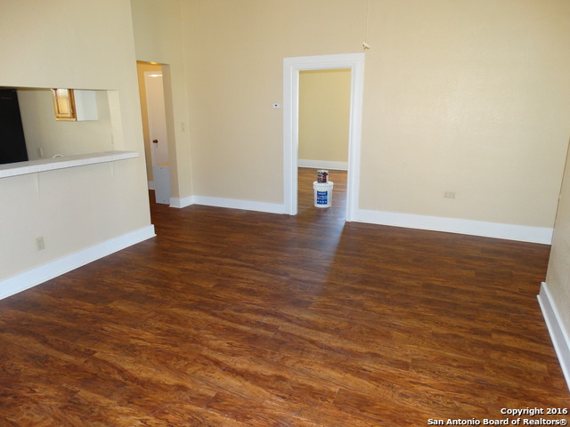 262 Ray Ave Property Photo 7