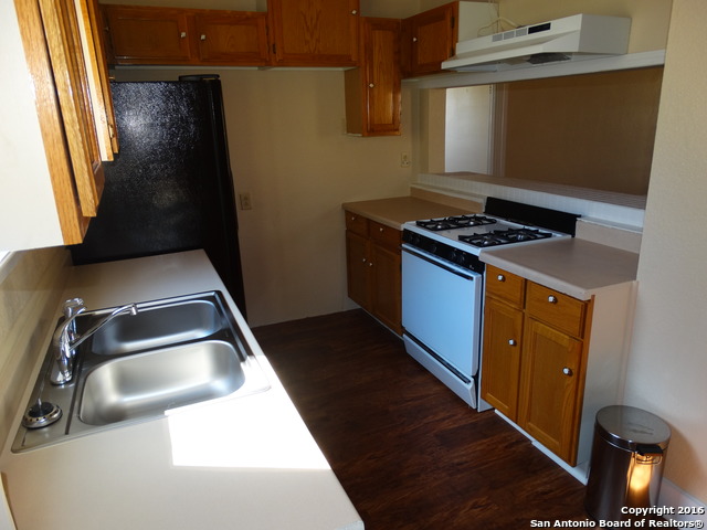 262 Ray Ave Property Photo 8