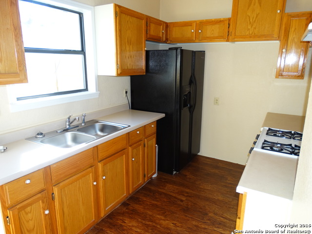 262 Ray Ave Property Photo 9