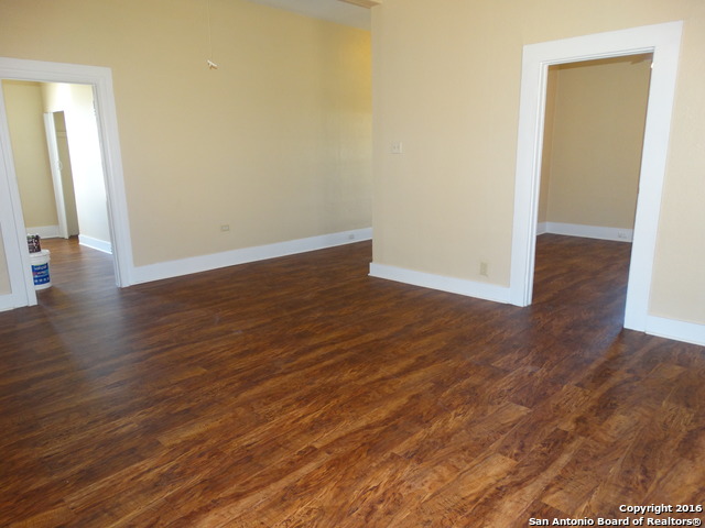 262 Ray Ave Property Photo 10