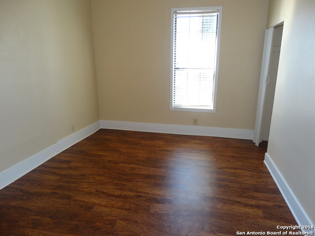 262 Ray Ave Property Photo 12