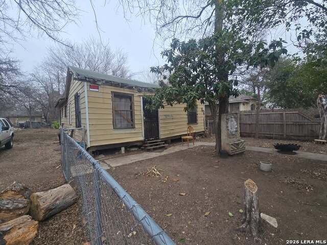 520 S San Bernardo Property Photo 2